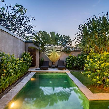 Villa Nadya Seminyak Esterno foto