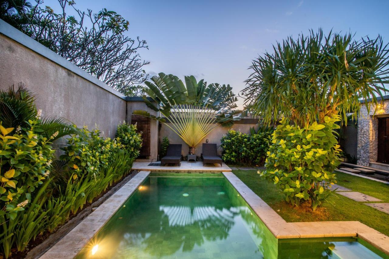 Villa Nadya Seminyak Esterno foto